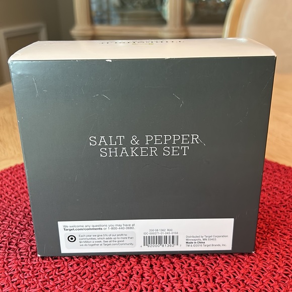 Threshold Salt & Pepper Shaker Set  NIB - Picture 4 of 6